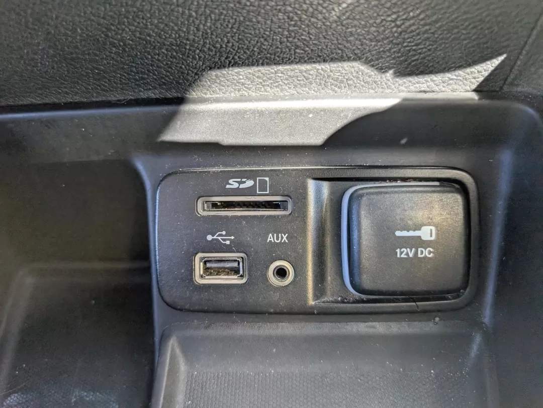 2017 /Black Jeep Cherokee Altitude (1C4PJLAB5HW) with an Other engine, located at 3959 U.S. 80 W, Phenix City, AL, 36870, (334) 297-4885, 32.469296, -85.135185 - 2017 Jeep Cherokee Altitude - Photo#15