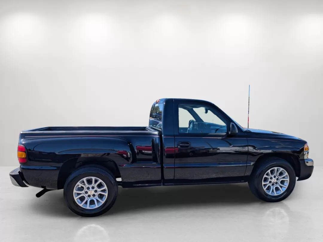 2004 /Dark Pewter GMC Sierra 1500 (1GTEC14X14Z) with an Other engine, located at 3959 U.S. 80 W, Phenix City, AL, 36870, (334) 297-4885, 32.469296, -85.135185 - 2004 GMC Sierra 1500 - Photo#3