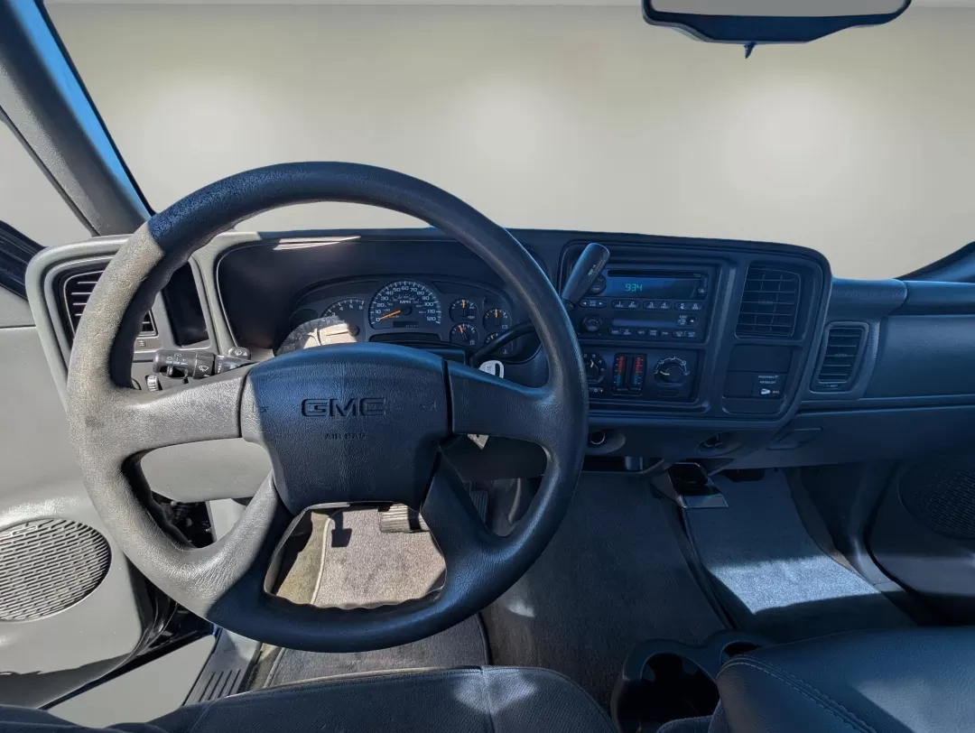 2004 /Dark Pewter GMC Sierra 1500 (1GTEC14X14Z) with an Other engine, located at 3959 U.S. 80 W, Phenix City, AL, 36870, (334) 297-4885, 32.469296, -85.135185 - 2004 GMC Sierra 1500 - Photo#11