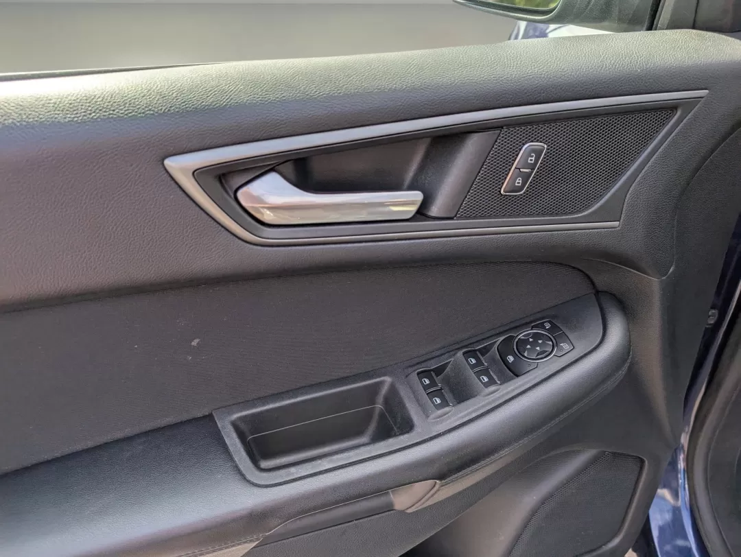 2016 Ford Edge SE (2FMPK3G92GB) with an Other engine, located at 3959 U.S. 80 W, Phenix City, AL, 36870, (334) 297-4885, 32.469296, -85.135185 - **Adventure Awaits with the 2016 Ford Edge SE Your Next Family SUV!**<br /> <br /> Are you ready to elevate your family adventures or daily commutes? Look no further than the 2016 Ford Edge SE, a versatile SUV designed for families on the go, budget-conscious buyers, or anyone seeking a reliable ve - Photo#9