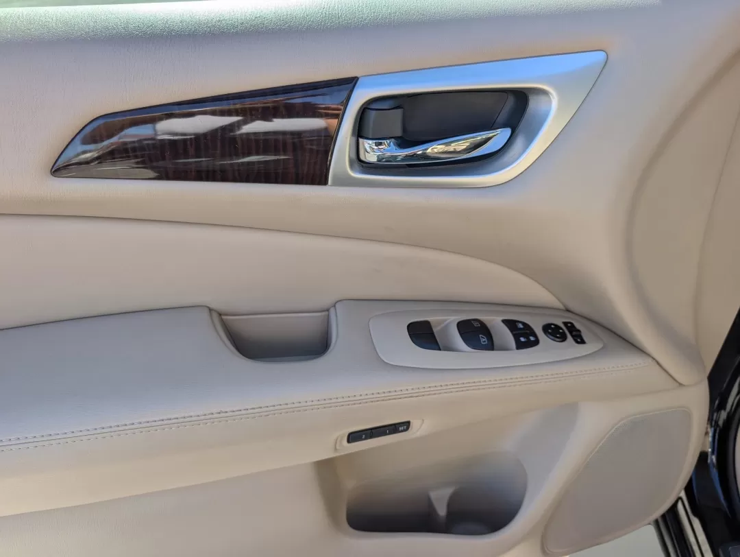 2014 /Almond Nissan Pathfinder Platinum (5N1AR2MM1EC) with an Other engine, located at 3959 U.S. 80 W, Phenix City, AL, 36870, (334) 297-4885, 32.469296, -85.135185 - 2014 Nissan Pathfinder Platinum - Photo#8