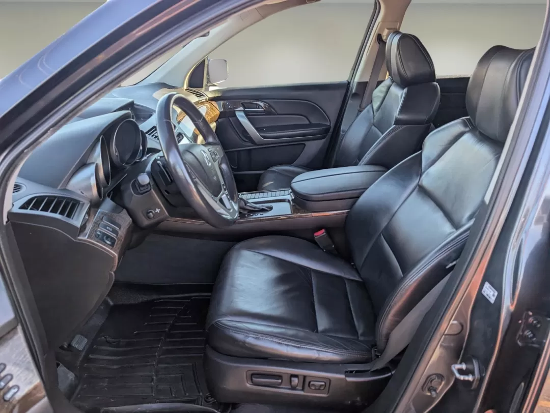 2013 Acura MDX (2HNYD2H23DH) with an Other engine, located at 3959 U.S. 80 W, Phenix City, AL, 36870, (334) 297-4885, 32.469296, -85.135185 - **Experience Unmatched Versatility with the 2013 Acura MDX at Gils Auto in Phenix City, AL!**<br /> <br /> Are you ready to elevate your driving experience? Whether you're tackling daily commutes, managing a busy family's schedule, or seeking weekend adventures, the 2013 Acura MDX is the perfect SUV - Photo#9