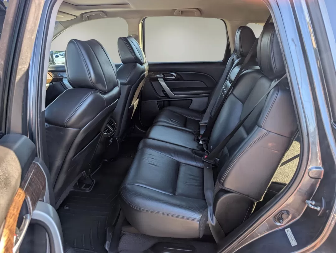 2013 Acura MDX (2HNYD2H23DH) with an Other engine, located at 3959 U.S. 80 W, Phenix City, AL, 36870, (334) 297-4885, 32.469296, -85.135185 - **Experience Unmatched Versatility with the 2013 Acura MDX at Gils Auto in Phenix City, AL!**<br /> <br /> Are you ready to elevate your driving experience? Whether you're tackling daily commutes, managing a busy family's schedule, or seeking weekend adventures, the 2013 Acura MDX is the perfect SUV - Photo#10