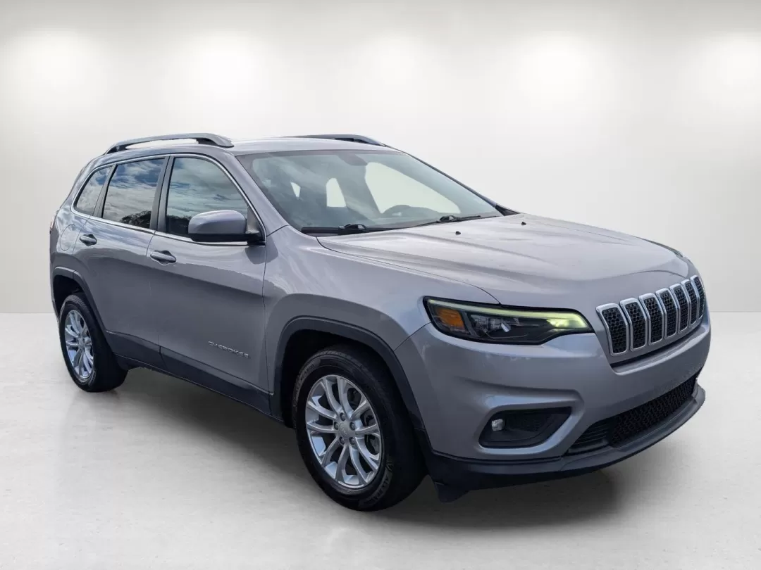 2019 /Black Jeep Cherokee Latitude (1C4PJLCB0KD) with an Other engine, located at 3959 U.S. 80 W, Phenix City, AL, 36870, (334) 297-4885, 32.469296, -85.135185 - ### Adventure Awaits with This 2019 Jeep Cherokee Latitude at Gils Auto!<br /> <br /> If you're ready to elevate your driving experience, the 2019 Jeep Cherokee Latitude is the perfect vehicle for your lifestyle. Whether you're a growing family seeking spacious comfort or a weekend adventurer cravin - Photo#3