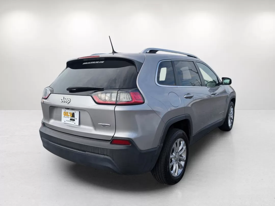 2019 /Black Jeep Cherokee Latitude (1C4PJLCB0KD) with an Other engine, located at 3959 U.S. 80 W, Phenix City, AL, 36870, (334) 297-4885, 32.469296, -85.135185 - ### Adventure Awaits with This 2019 Jeep Cherokee Latitude at Gils Auto!<br /> <br /> If you're ready to elevate your driving experience, the 2019 Jeep Cherokee Latitude is the perfect vehicle for your lifestyle. Whether you're a growing family seeking spacious comfort or a weekend adventurer cravin - Photo#5