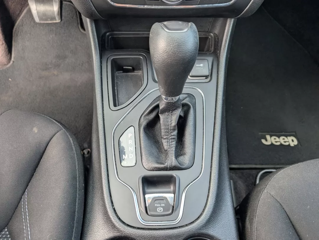 2019 /Black Jeep Cherokee Latitude (1C4PJLCB0KD) with an Other engine, located at 3959 U.S. 80 W, Phenix City, AL, 36870, (334) 297-4885, 32.469296, -85.135185 - ### Adventure Awaits with This 2019 Jeep Cherokee Latitude at Gils Auto!<br /> <br /> If you're ready to elevate your driving experience, the 2019 Jeep Cherokee Latitude is the perfect vehicle for your lifestyle. Whether you're a growing family seeking spacious comfort or a weekend adventurer cravin - Photo#14