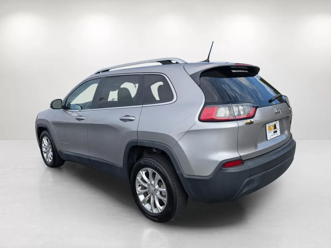 2019 /Black Jeep Cherokee Latitude (1C4PJLCB0KD) with an Other engine, located at 5115 14th Ave., Columbus, GA, 31904, (706) 323-0345, 32.511494, -84.971046 - ### Adventure Awaits with This 2019 Jeep Cherokee Latitude at Gils Auto!<br /> <br /> If you're ready to elevate your driving experience, the 2019 Jeep Cherokee Latitude is the perfect vehicle for your lifestyle. Whether you're a growing family seeking spacious comfort or a weekend adventurer cravin - Photo#6