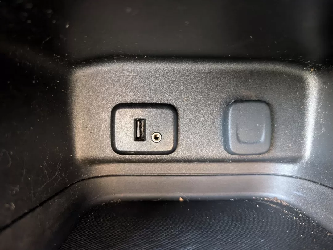 2018 /Jet Black Chevrolet Equinox LT (2GNAXTEX2J6) with an Other engine, located at 3959 U.S. 80 W, Phenix City, AL, 36870, (334) 297-4885, 32.469296, -85.135185 - **Discover Your Next Adventure with the 2018 Chevrolet Equinox LT!**<br /> <br /> Are you ready to elevate your driving experience? The 2018 Chevrolet Equinox LT is not just a vehicle; it's a lifestyle companion designed for your daily commutes, weekend getaways, and everything in between. With its - Photo#12