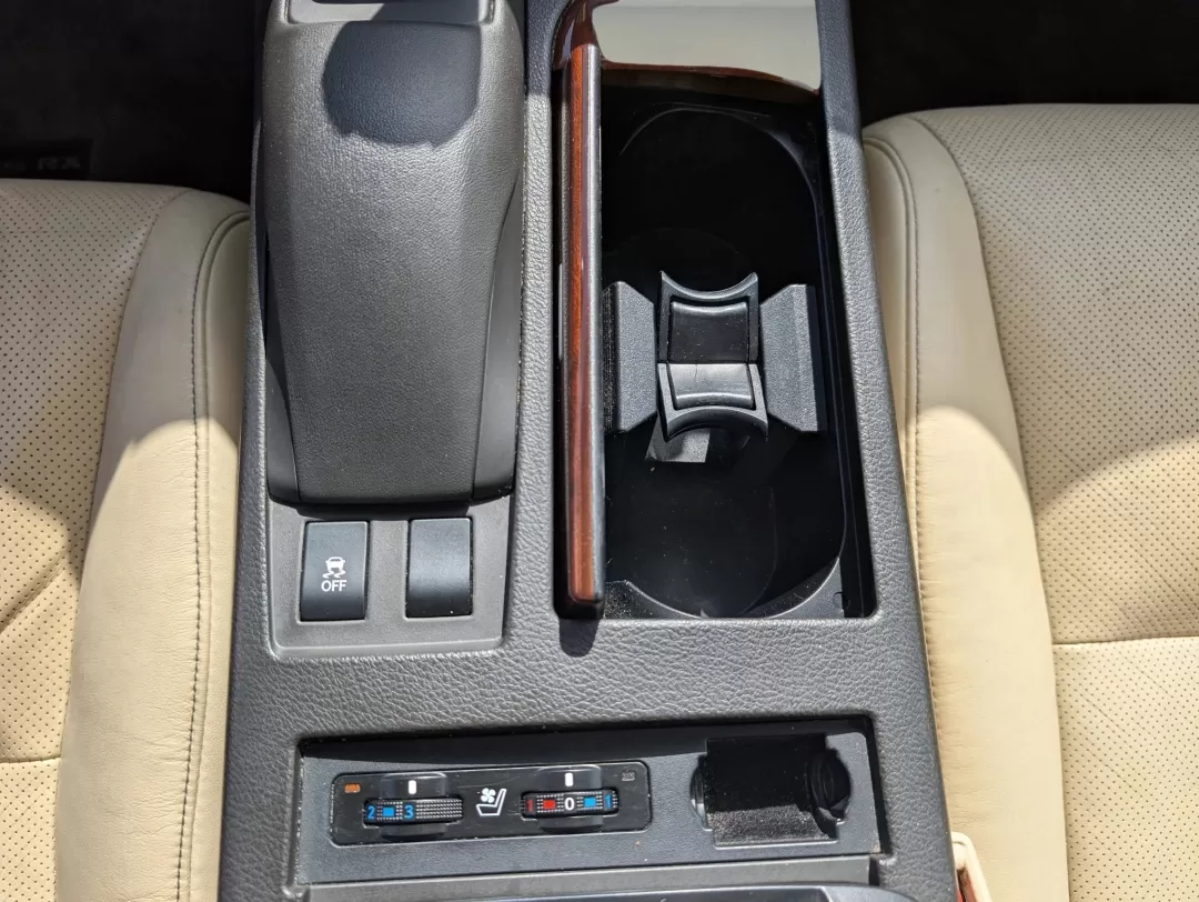 2015 Lexus RX 350 (2T2ZK1BA7FC) with an Other engine, located at 7000 Northlake Connector, Columbus, GA, 31904, (706) 987-8085, 32.524975, -84.978134 - Are you ready to elevate your driving experience while navigating the beautiful landscapes of Phenix City, AL? Whether you're commuting to work, running errands, or taking weekend road trips, the 2015 Lexus RX 350 is an elegant, reliable, and spacious SUV that caters to a variety of lifestyles. This - Photo#12