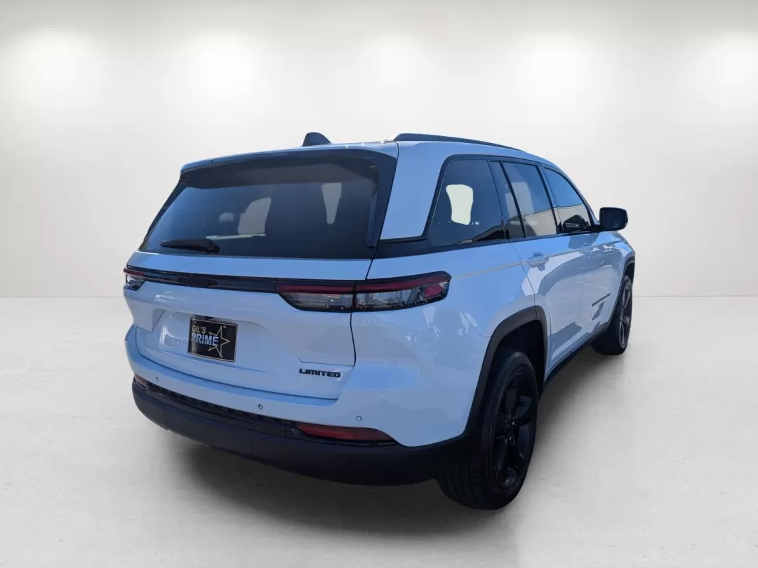 2023 /Global Black Jeep Grand Cherokee Limited (1C4RJGBG7PC) with an Other engine, located at 3959 U.S. 80 W, Phenix City, AL, 36870, (334) 297-4885, 32.469296, -85.135185 - **Explore the 2023 Jeep Grand Cherokee Limited: Your Ticket to Adventure in Phenix City!**<br /> <br /> Are you ready for your next adventure? The 2023 Jeep Grand Cherokee Limited isn't just a vehicle; it's your gateway to freedom. Whether you're navigating the bustle of daily life or setting off on - Photo#4