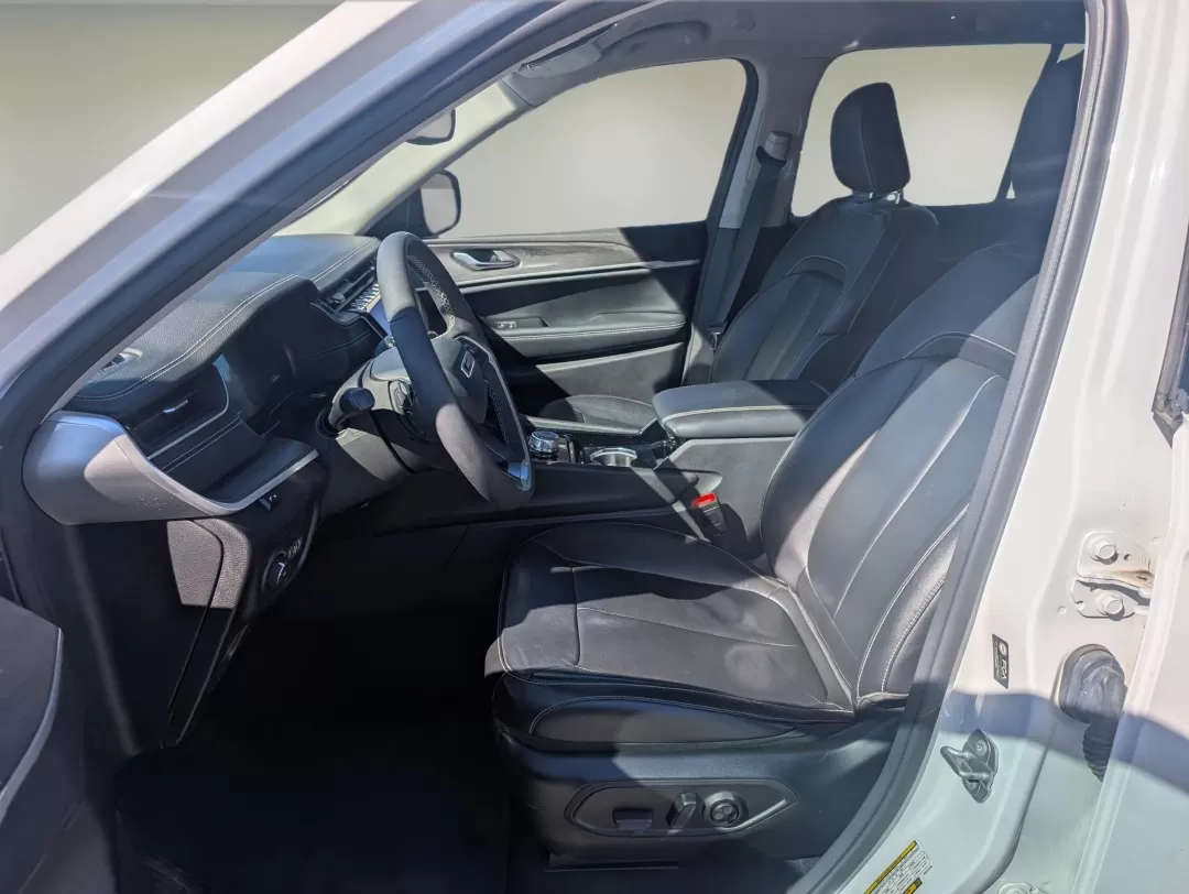 2023 /Global Black Jeep Grand Cherokee Limited (1C4RJGBG7PC) with an Other engine, located at 3959 U.S. 80 W, Phenix City, AL, 36870, (334) 297-4885, 32.469296, -85.135185 - **Explore the 2023 Jeep Grand Cherokee Limited: Your Ticket to Adventure in Phenix City!**<br /> <br /> Are you ready for your next adventure? The 2023 Jeep Grand Cherokee Limited isn't just a vehicle; it's your gateway to freedom. Whether you're navigating the bustle of daily life or setting off on - Photo#8