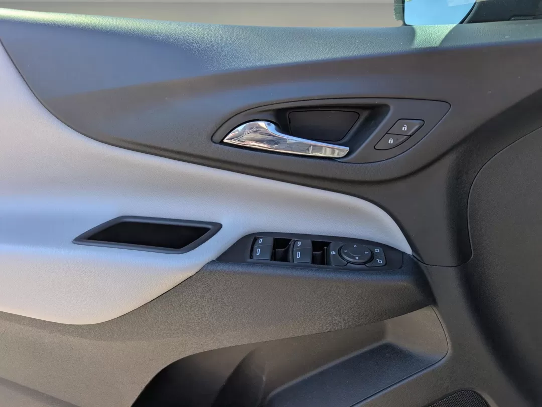 2021 /Medium Ash Gray Chevrolet Equinox LS (2GNAXHEV8M6) with an Other engine, located at 3959 U.S. 80 W, Phenix City, AL, 36870, (334) 297-4885, 32.469296, -85.135185 - 2021 Chevrolet Equinox LS - Photo#8