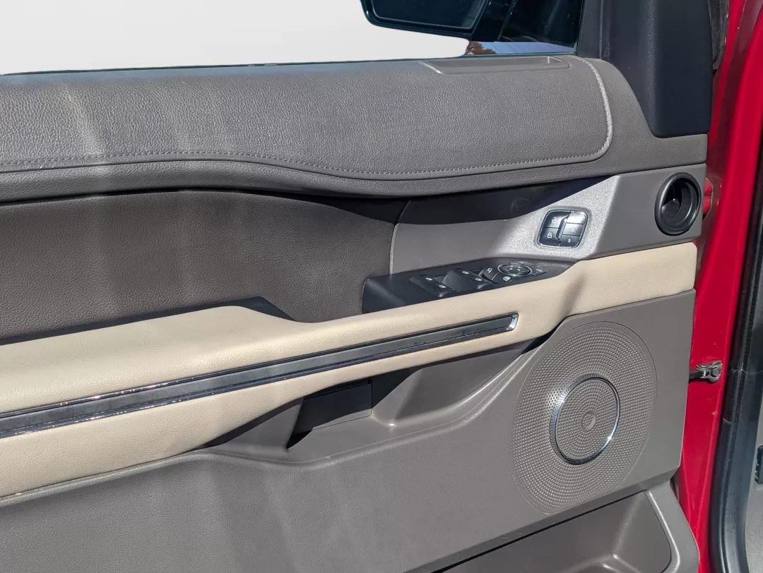 2018 Ford Expedition XLT (1FMJU1HT9JE) with an Other engine, located at 3959 U.S. 80 W, Phenix City, AL, 36870, (334) 297-4885, 32.469296, -85.135185 - 2018 Ford Expedition XLT - Photo#8