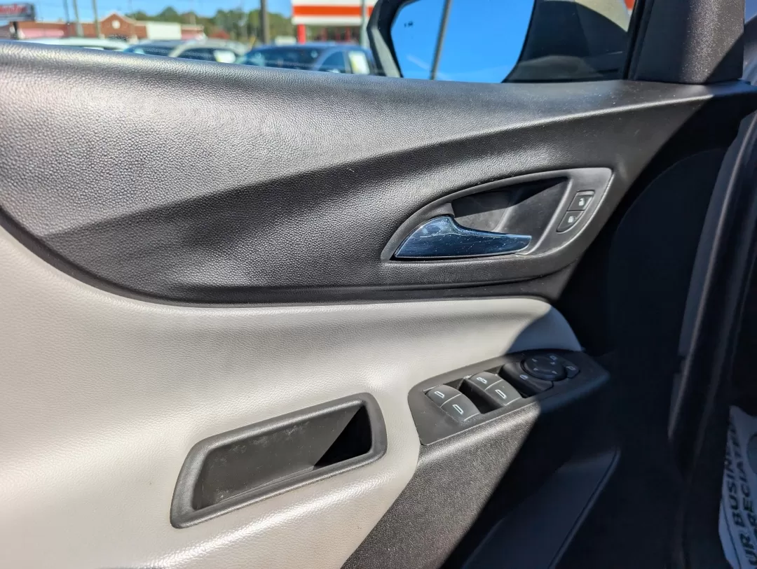 2018 /Medium Ash Gray Chevrolet Equinox LT (3GNAXJEV8JS) with an Other engine, located at 3959 U.S. 80 W, Phenix City, AL, 36870, (334) 297-4885, 32.469296, -85.135185 - 2018 Chevrolet Equinox LT - Photo#8