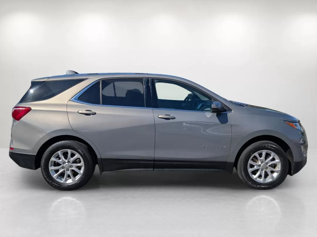 2018 /Medium Ash Gray Chevrolet Equinox LT (3GNAXJEV8JS) with an Other engine, located at 3959 U.S. 80 W, Phenix City, AL, 36870, (334) 297-4885, 32.469296, -85.135185 - **Adventure Awaits with This 2018 Chevrolet Equinox LT! Perfect for Families and Weekend Explorers!**<br /> <br /> Are you looking for a versatile and reliable SUV that perfectly balances comfort, technology, and performance? Look no further! This 2018 Chevrolet Equinox LT is the ideal vehicle for f - Photo#4