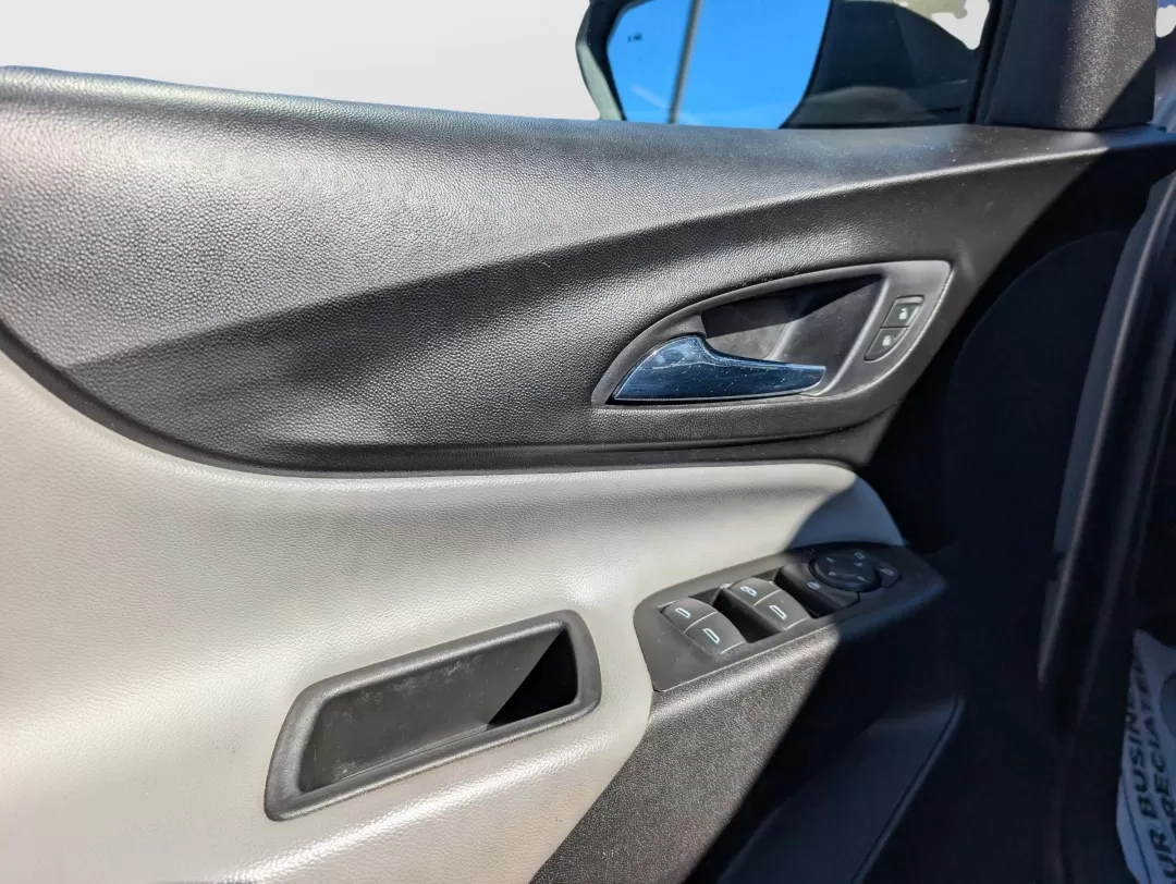 2018 /Medium Ash Gray Chevrolet Equinox LT (3GNAXJEV8JS) with an Other engine, located at 3959 U.S. 80 W, Phenix City, AL, 36870, (334) 297-4885, 32.469296, -85.135185 - **Adventure Awaits with This 2018 Chevrolet Equinox LT! Perfect for Families and Weekend Explorers!**<br /> <br /> Are you looking for a versatile and reliable SUV that perfectly balances comfort, technology, and performance? Look no further! This 2018 Chevrolet Equinox LT is the ideal vehicle for f - Photo#9