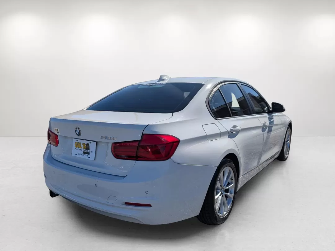 2017 BMW 3 Series 320i (WBA8E1G38HN) with an Other engine, located at 3959 U.S. 80 W, Phenix City, AL, 36870, (334) 297-4885, 32.469296, -85.135185 - 2017 BMW 3 Series 320i - Photo#4