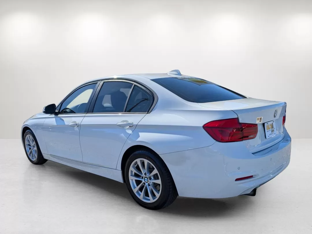 2017 BMW 3 Series 320i (WBA8E1G38HN) with an Other engine, located at 3959 U.S. 80 W, Phenix City, AL, 36870, (334) 297-4885, 32.469296, -85.135185 - 2017 BMW 3 Series 320i - Photo#6