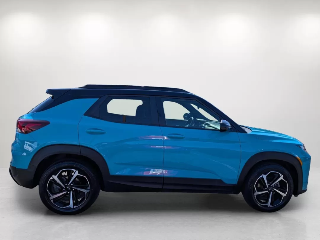 2021 /Jet Black with Red accents Chevrolet Trailblazer RS (KL79MTSL5MB) with an Other engine, located at 1430 Gateway Drive, Opelika, AL, 36801, (334) 239-0944, 32.637871, -85.409790 - **Explore Your Next Adventure with the 2021 Chevrolet Trailblazer RS at Gils Auto Phenix City!**<br /> <br /> Are you ready to elevate your family's road trips or daily commute? The 2021 Chevrolet Trailblazer RS is the perfect blend of versatility, style, and technology, making it an ideal companio - Photo#3