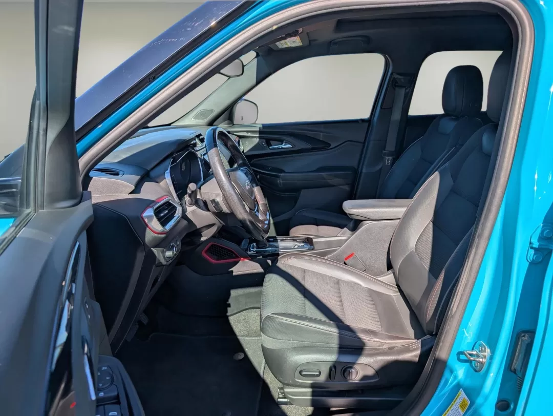 2021 /Jet Black with Red accents Chevrolet Trailblazer RS (KL79MTSL5MB) with an Other engine, located at 1430 Gateway Drive, Opelika, AL, 36801, (334) 239-0944, 32.637871, -85.409790 - **Explore Your Next Adventure with the 2021 Chevrolet Trailblazer RS at Gils Auto Phenix City!**<br /> <br /> Are you ready to elevate your family's road trips or daily commute? The 2021 Chevrolet Trailblazer RS is the perfect blend of versatility, style, and technology, making it an ideal companio - Photo#9