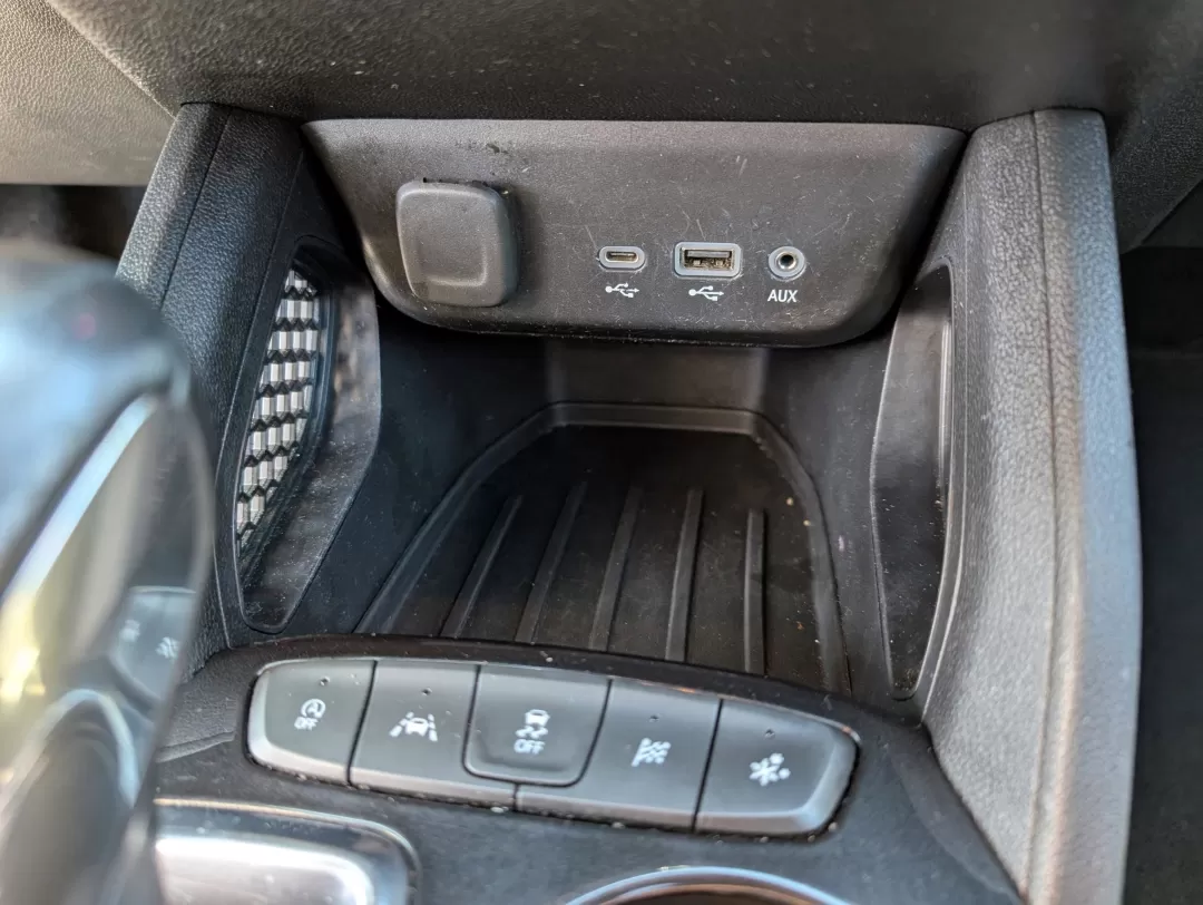 2021 /Jet Black with Red accents Chevrolet Trailblazer RS (KL79MTSL5MB) with an Other engine, located at 1430 Gateway Drive, Opelika, AL, 36801, (334) 239-0944, 32.637871, -85.409790 - **Explore Your Next Adventure with the 2021 Chevrolet Trailblazer RS at Gils Auto Phenix City!**<br /> <br /> Are you ready to elevate your family's road trips or daily commute? The 2021 Chevrolet Trailblazer RS is the perfect blend of versatility, style, and technology, making it an ideal companio - Photo#14