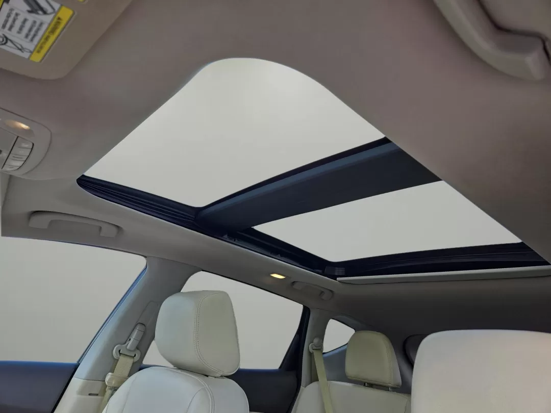 2017 /Cashmere Nissan Murano Platinum (5N1AZ2MH5HN) with an Other engine, located at 804 22nd Ave, Phenix City, AL, 36870, (334) 297-1860, 32.484749, -85.024475 - Are you ready to elevate your driving experience and embark on unforgettable family adventures? Look no further than this stunning 2017 Nissan Murano Platinum, available now at Gils Auto in Prattville, AL. This versatile SUV is perfect for growing families, weekend road warriors, or anyone looking f - Photo#16