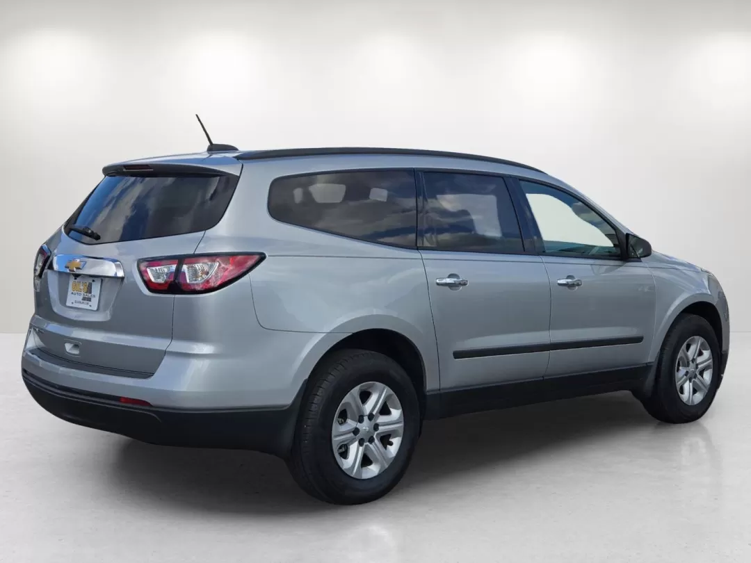 2017 /Dark Titanium/Light Titanium Chevrolet Traverse LS (1GNKRFED6HJ) with an Other engine, located at 521 Old Farm Lane Rd, Prattville, AL, 36066, (334) 325-1505, 32.482460, -86.416367 - **Explore the Open Road with the 2017 Chevrolet Traverse LS Perfect for Family Adventures!**<br /> <br /> If you're in search of a reliable and spacious SUV that fits your family's lifestyle, look no further than the 2017 Chevrolet Traverse LS available at Gils Auto in Prattville, AL. With its gene - Photo#6