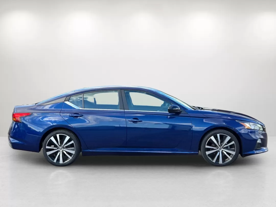 2019 /Sport Nissan Altima 2.5 SR (1N4BL4CV6KC) with an Other engine, located at 521 Old Farm Lane Rd, Prattville, AL, 36066, (334) 325-1505, 32.482460, -86.416367 - Elevate your daily commute or family outings with the 2019 Nissan Altima 2.5 SR, a sedan designed for those who appreciate style, performance, and comfort. This sleek vehicle is perfect for budget-conscious buyers looking to balance reliability and modern features without breaking the bank. With its - Photo#5