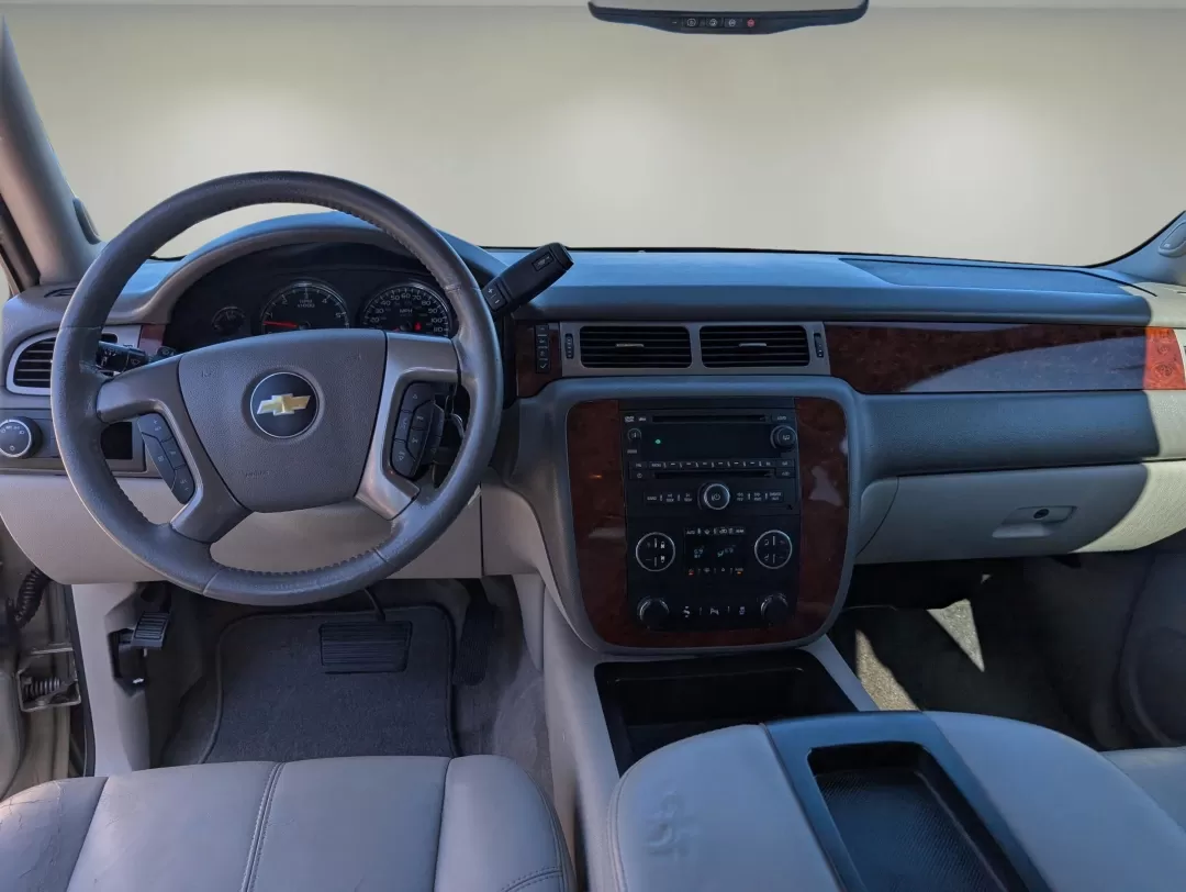 2014 /Light Titanium/Dark Titanium Chevrolet Suburban LT (1GNSCJE07ER) with an Other engine, located at 3959 U.S. 80 W, Phenix City, AL, 36870, (334) 297-4885, 32.469296, -85.135185 - **Discover Your Home on Wheels: 2014 Chevrolet Suburban LT Perfect for Family Adventures!**<br /> <br /> At Gils Auto in Phenix City, AL, we believe every journey should be as enjoyable as the destination. Introducing the 2014 Chevrolet Suburban LT, an ideal SUV for growing families and weekend adv - Photo#13