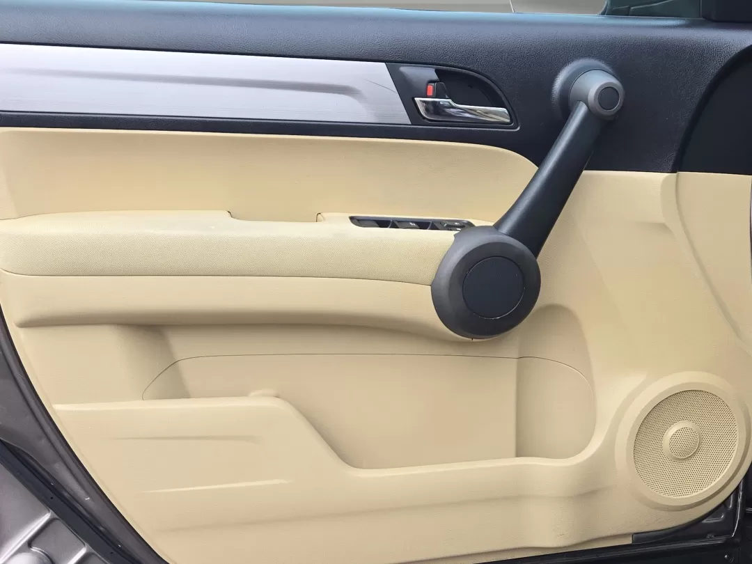 2010 Honda CR-V LX (5J6RE4H37AL) with an Other engine, located at 521 Old Farm Lane Rd, Prattville, AL, 36066, (334) 325-1505, 32.482460, -86.416367 - Are you ready to elevate your lifestyle with an SUV that combines reliability, comfort, and adventure? Look no further than this 2010 Honda CR-V LX, now available at Gils Auto in Prattville, AL. This versatile vehicle is perfect for families, weekend adventurers, and anyone in need of a dependable r - Photo#10