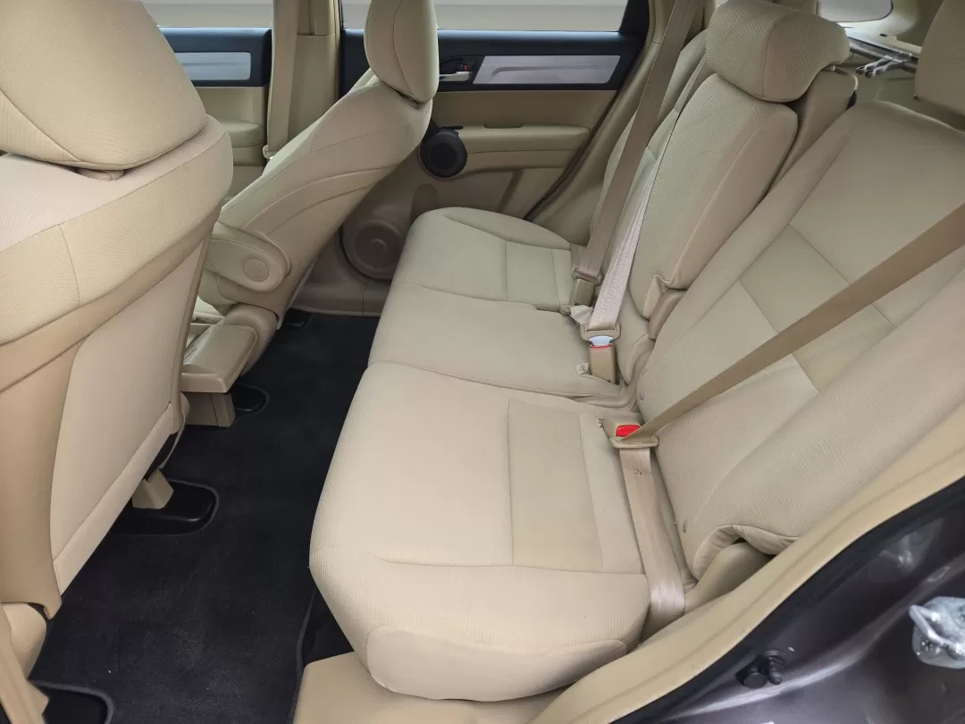 2010 Honda CR-V LX (5J6RE4H37AL) with an Other engine, located at 521 Old Farm Lane Rd, Prattville, AL, 36066, (334) 325-1505, 32.482460, -86.416367 - Are you ready to elevate your lifestyle with an SUV that combines reliability, comfort, and adventure? Look no further than this 2010 Honda CR-V LX, now available at Gils Auto in Prattville, AL. This versatile vehicle is perfect for families, weekend adventurers, and anyone in need of a dependable r - Photo#13