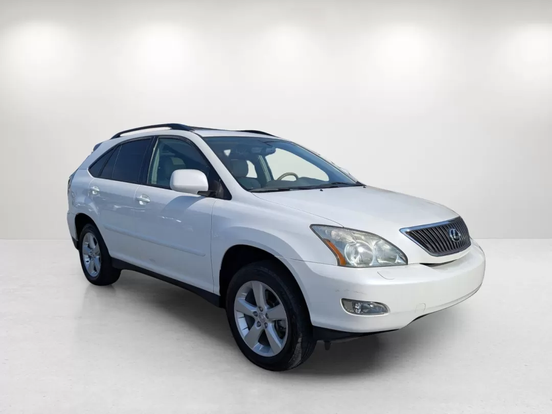2005 Lexus RX 330 (2T2GA31U75C) with an Other engine, located at 7000 Northlake Connector, Columbus, GA, 31904, (706) 987-8085, 32.524975, -84.978134 - **Discover Your Adventure with the 2005 Lexus RX 330 at Gils Auto in Phenix City, AL!**<br /> <br /> Ready to elevate your daily commute or weekend getaway? The 2005 Lexus RX 330 is the perfect SUV for those seeking a blend of comfort, style, and practicality. With its spacious interior and robust f - Photo#2