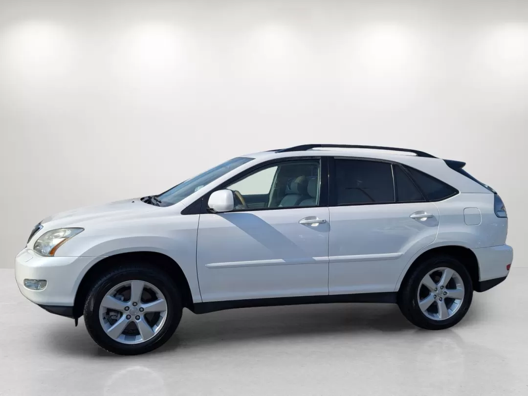 2005 Lexus RX 330 (2T2GA31U75C) with an Other engine, located at 7000 Northlake Connector, Columbus, GA, 31904, (706) 987-8085, 32.524975, -84.978134 - **Discover Your Adventure with the 2005 Lexus RX 330 at Gils Auto in Phenix City, AL!**<br /> <br /> Ready to elevate your daily commute or weekend getaway? The 2005 Lexus RX 330 is the perfect SUV for those seeking a blend of comfort, style, and practicality. With its spacious interior and robust f - Photo#7