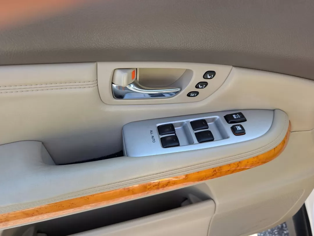 2005 Lexus RX 330 (2T2GA31U75C) with an Other engine, located at 7000 Northlake Connector, Columbus, GA, 31904, (706) 987-8085, 32.524975, -84.978134 - **Discover Your Adventure with the 2005 Lexus RX 330 at Gils Auto in Phenix City, AL!**<br /> <br /> Ready to elevate your daily commute or weekend getaway? The 2005 Lexus RX 330 is the perfect SUV for those seeking a blend of comfort, style, and practicality. With its spacious interior and robust f - Photo#8