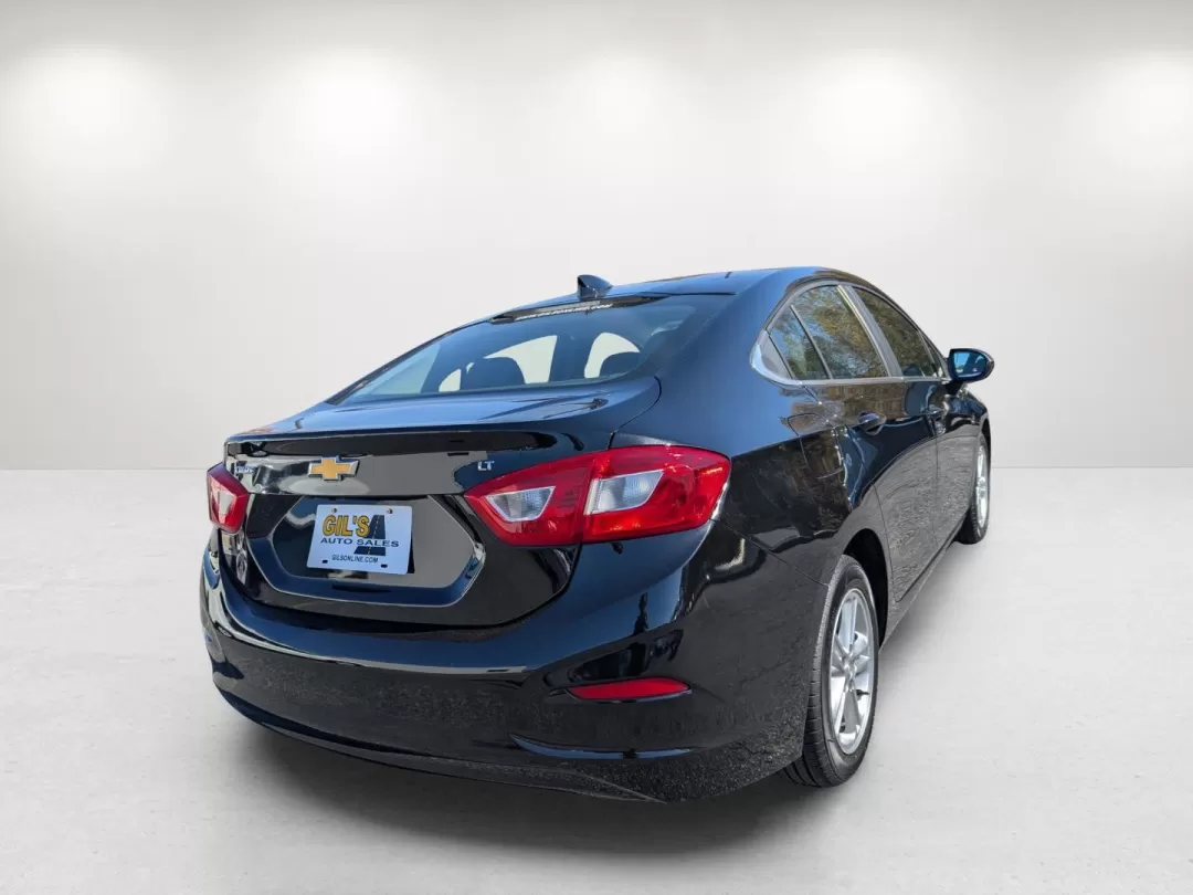 2017 /Jet Black Chevrolet Cruze LT (1G1BE5SM1H7) with an Other engine, located at 1430 Gateway Drive, Opelika, AL, 36801, (334) 239-0944, 32.637871, -85.409790 - **Elevate Your Commute with the 2017 Chevrolet Cruze LT at Gils Auto, Phenix City!**<br /> <br /> Imagine transforming your daily commute into a comfortable and stylish journey. Whether you're navigating through the bustling streets of Phenix City or heading out for a weekend adventure, the 2017 Che - Photo#4