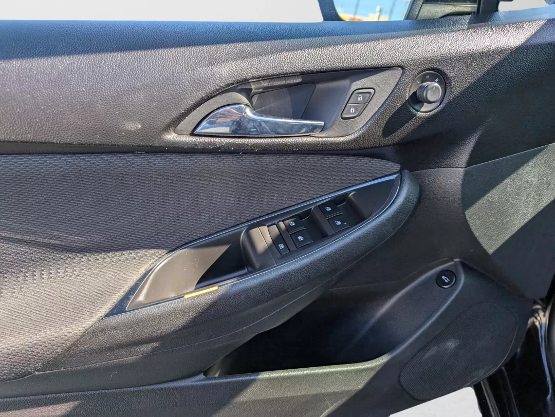 2017 /Jet Black Chevrolet Cruze LT (1G1BE5SM1H7) with an Other engine, located at 1430 Gateway Drive, Opelika, AL, 36801, (334) 239-0944, 32.637871, -85.409790 - **Elevate Your Commute with the 2017 Chevrolet Cruze LT at Gils Auto, Phenix City!**<br /> <br /> Imagine transforming your daily commute into a comfortable and stylish journey. Whether you're navigating through the bustling streets of Phenix City or heading out for a weekend adventure, the 2017 Che - Photo#8