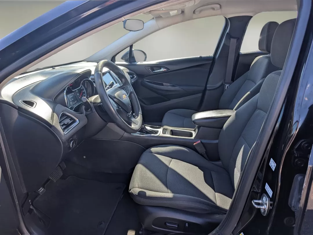 2017 /Jet Black Chevrolet Cruze LT (1G1BE5SM1H7) with an Other engine, located at 1430 Gateway Drive, Opelika, AL, 36801, (334) 239-0944, 32.637871, -85.409790 - **Elevate Your Commute with the 2017 Chevrolet Cruze LT at Gils Auto, Phenix City!**<br /> <br /> Imagine transforming your daily commute into a comfortable and stylish journey. Whether you're navigating through the bustling streets of Phenix City or heading out for a weekend adventure, the 2017 Che - Photo#9