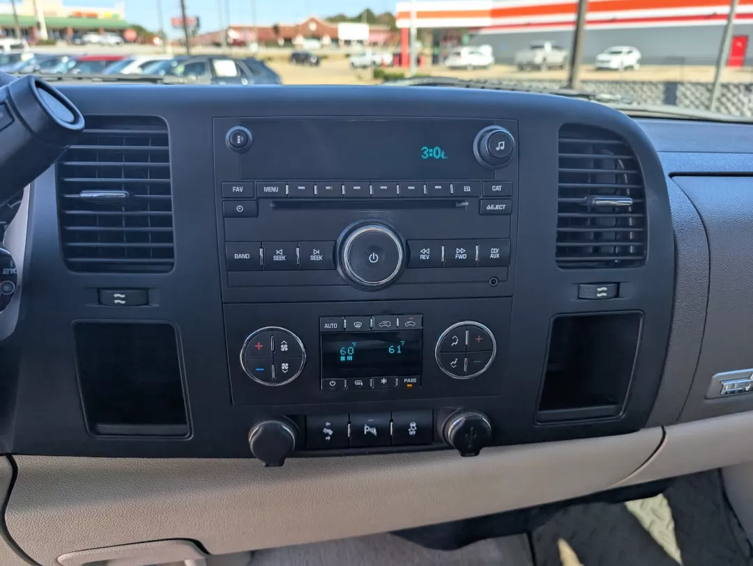 2013 /Very Dark Cashmere/Light Cashmere GMC Sierra 1500 SLE (3GTP1VE08DG) with an Other engine, located at 3959 U.S. 80 W, Phenix City, AL, 36870, (334) 297-4885, 32.469296, -85.135185 - 2013 GMC Sierra 1500 SLE - Photo#12