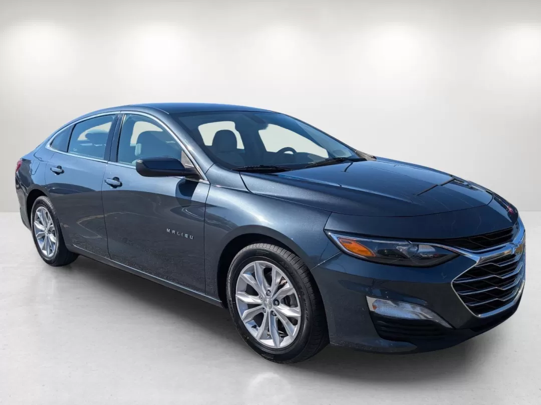 2020 /Dark Atmosphere/ Medium Ash Gray Chevrolet Malibu LT (1G1ZD5ST0LF) with an Other engine, located at 5115 14th Ave., Columbus, GA, 31904, (706) 323-0345, 32.511494, -84.971046 - 2020 Chevrolet Malibu LT - Photo#2