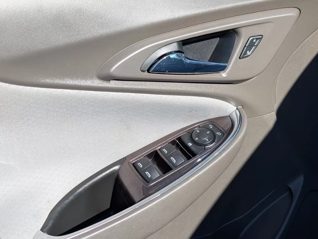 2020 /Dark Atmosphere/ Medium Ash Gray Chevrolet Malibu LT (1G1ZD5ST0LF) with an Other engine, located at 5115 14th Ave., Columbus, GA, 31904, (706) 323-0345, 32.511494, -84.971046 - 2020 Chevrolet Malibu LT - Photo#8