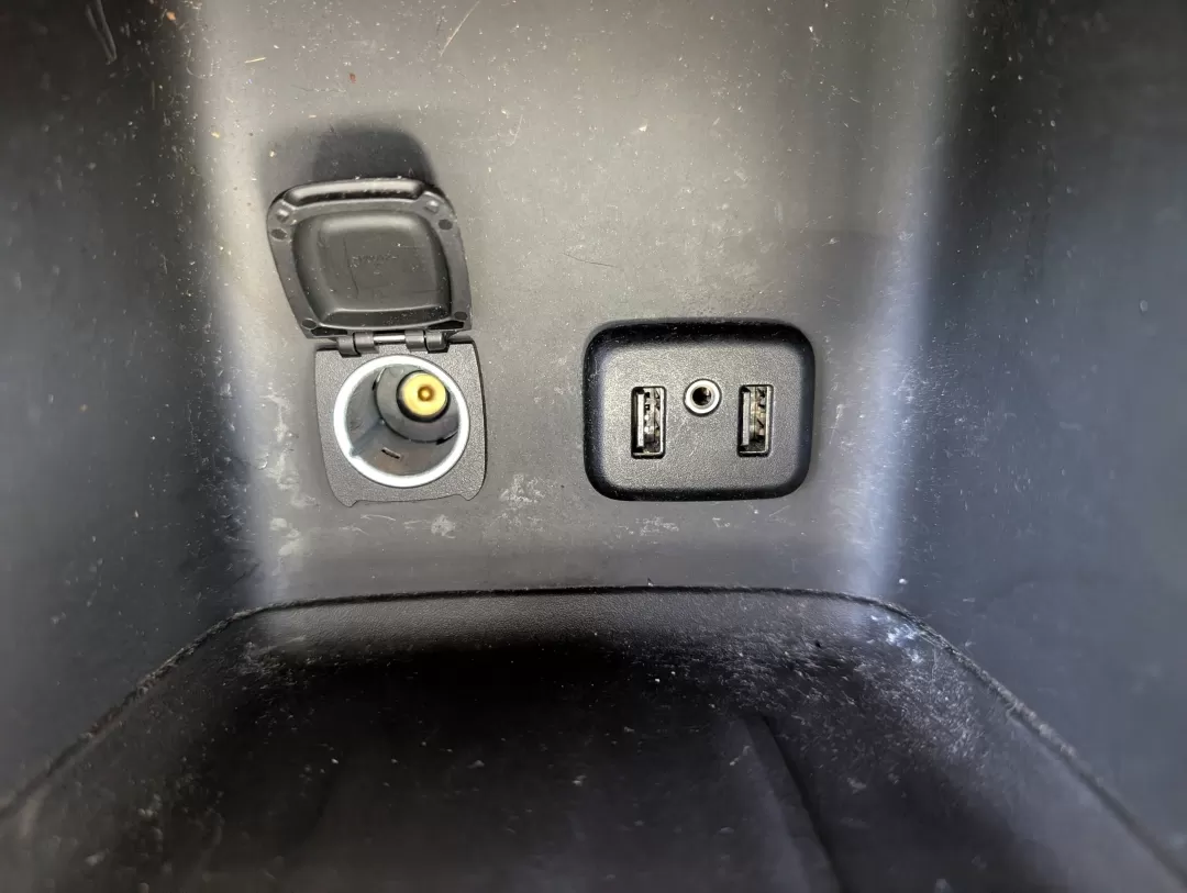 2017 /Cocoa/ Light Ash Gray GMC Acadia SLT (1GKKNMLS1HZ) with an Other engine, located at 3959 U.S. 80 W, Phenix City, AL, 36870, (334) 297-4885, 32.469296, -85.135185 - 2017 GMC Acadia SLT - Photo#15