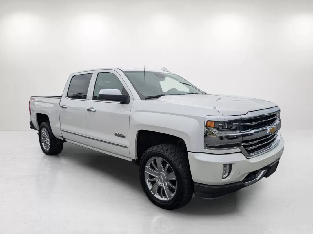 2018 /Saddle Chevrolet Silverado 1500 High Country (3GCUKTECXJG) with an Other engine, located at 3959 U.S. 80 W, Phenix City, AL, 36870, (334) 297-4885, 32.469296, -85.135185 - **Experience Adventure in Style with the 2018 Chevrolet Silverado 1500 High Country at Gils Auto in Phenix City!**<br /> <br /> Are you ready to elevate your driving experience? Whether you're hauling gear for a weekend adventure, commuting to work, or simply running errands around town, the 2018 Ch - Photo#2