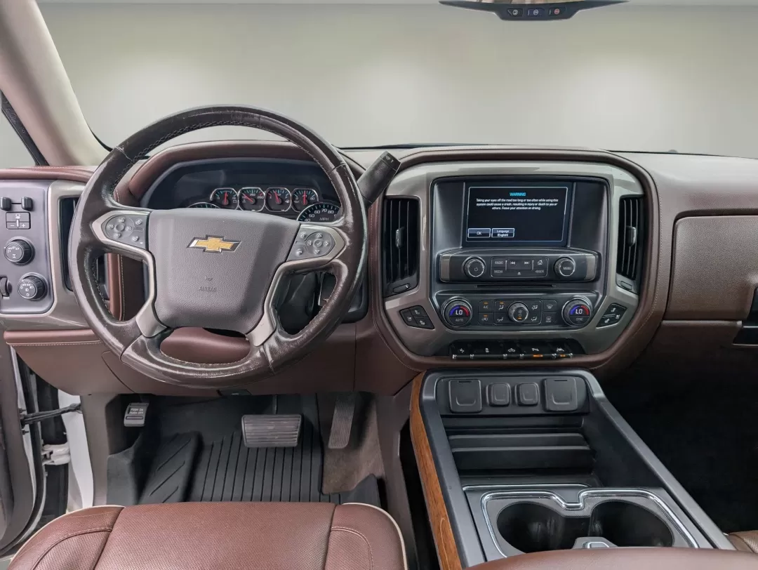 2018 /Saddle Chevrolet Silverado 1500 High Country (3GCUKTECXJG) with an Other engine, located at 3959 U.S. 80 W, Phenix City, AL, 36870, (334) 297-4885, 32.469296, -85.135185 - **Experience Adventure in Style with the 2018 Chevrolet Silverado 1500 High Country at Gils Auto in Phenix City!**<br /> <br /> Are you ready to elevate your driving experience? Whether you're hauling gear for a weekend adventure, commuting to work, or simply running errands around town, the 2018 Ch - Photo#9