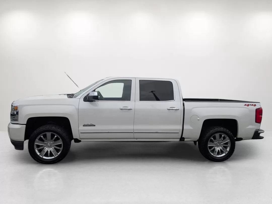 2018 /Saddle Chevrolet Silverado 1500 High Country (3GCUKTECXJG) with an Other engine, located at 3959 U.S. 80 W, Phenix City, AL, 36870, (334) 297-4885, 32.469296, -85.135185 - **Experience Adventure in Style with the 2018 Chevrolet Silverado 1500 High Country at Gils Auto in Phenix City!**<br /> <br /> Are you ready to elevate your driving experience? Whether you're hauling gear for a weekend adventure, commuting to work, or simply running errands around town, the 2018 Ch - Photo#16
