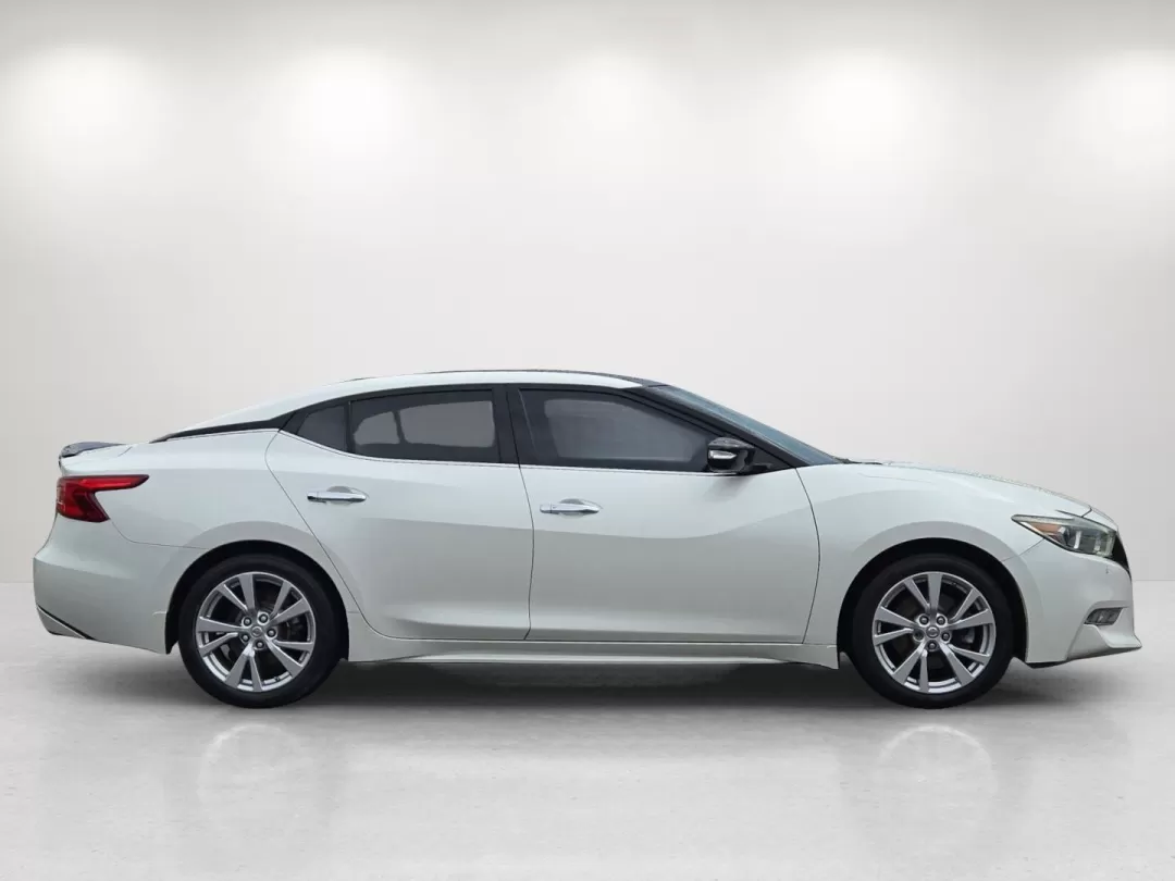 2017 /Charcoal Nissan Maxima SL (1N4AA6AP2HC) with an Other engine, located at 521 Old Farm Lane Rd, Prattville, AL, 36066, (334) 325-1505, 32.482460, -86.416367 - **Elevate Your Daily Drive with the 2017 Nissan Maxima SL!** <br /> <br /> If you're on the hunt for a vehicle that combines elegance with performance, look no further than the stunning 2017 Nissan Maxima SL. Perfect for professionals navigating the bustling streets of Prattville, AL, this luxurious - Photo#5