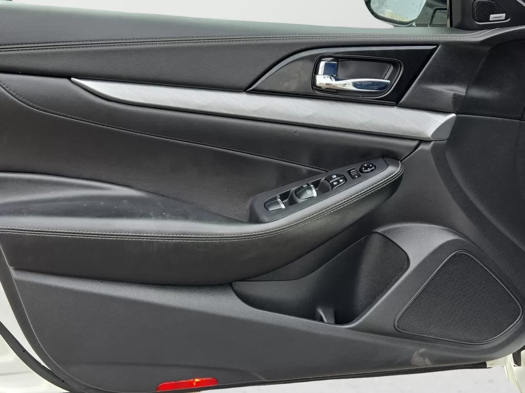 2017 /Charcoal Nissan Maxima SL (1N4AA6AP2HC) with an Other engine, located at 521 Old Farm Lane Rd, Prattville, AL, 36066, (334) 325-1505, 32.482460, -86.416367 - **Elevate Your Daily Drive with the 2017 Nissan Maxima SL!** <br /> <br /> If you're on the hunt for a vehicle that combines elegance with performance, look no further than the stunning 2017 Nissan Maxima SL. Perfect for professionals navigating the bustling streets of Prattville, AL, this luxurious - Photo#10