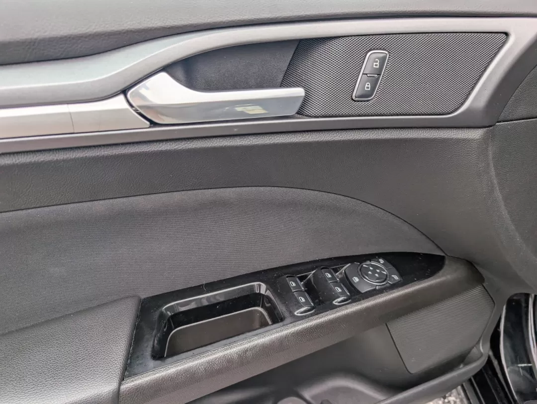 2016 Ford Fusion SE (1FA6P0H75G5) with an Other engine, located at 5115 14th Ave., Columbus, GA, 31904, (706) 323-0345, 32.511494, -84.971046 - **Discover Your Next Adventure with the 2016 Ford Fusion SE at Gils Auto!**<br /> <br /> Are you in search of a versatile sedan that perfectly balances style, comfort, and practicality? Look no further than the 2016 Ford Fusion SE, available now at Gils Auto in Phenix City, AL! This exceptional vehi - Photo#8