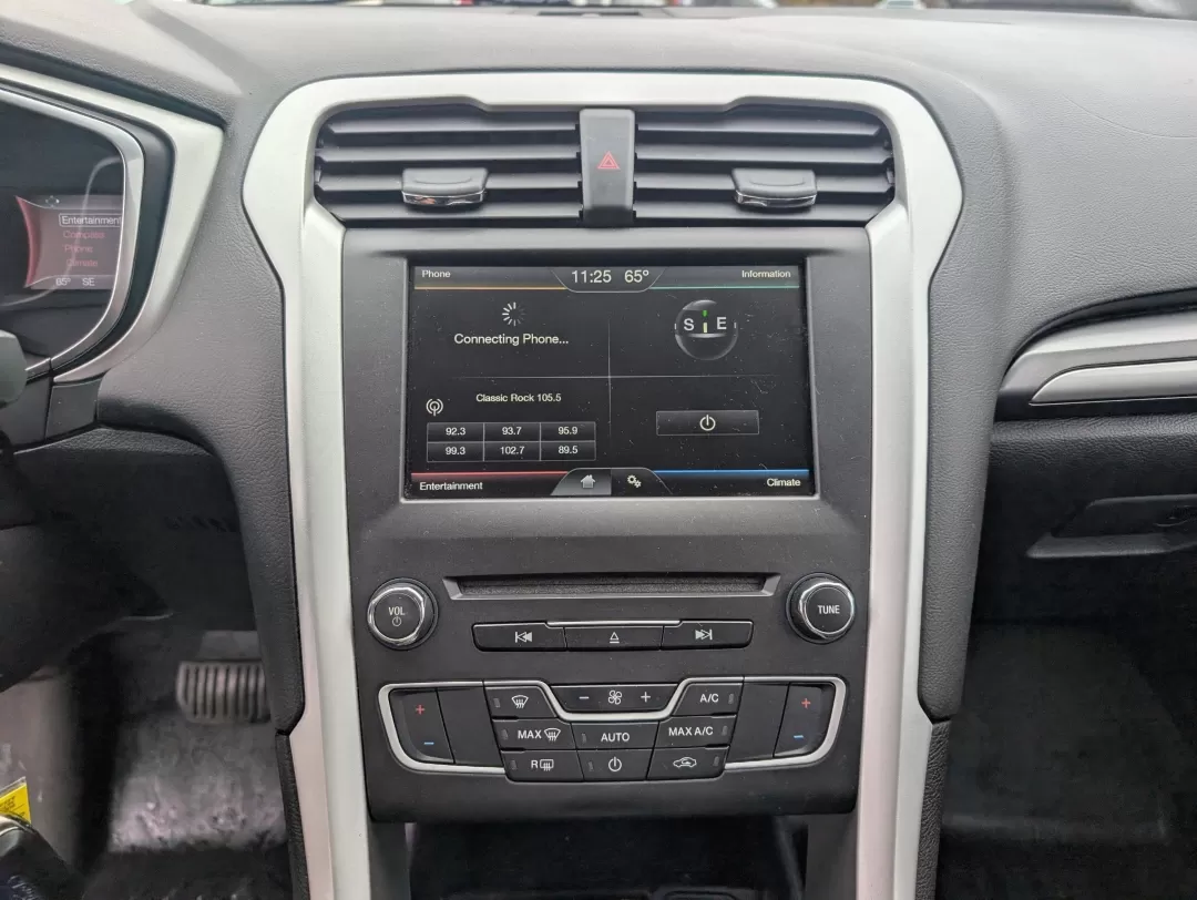 2016 Ford Fusion SE (1FA6P0H75G5) with an Other engine, located at 5115 14th Ave., Columbus, GA, 31904, (706) 323-0345, 32.511494, -84.971046 - **Discover Your Next Adventure with the 2016 Ford Fusion SE at Gils Auto!**<br /> <br /> Are you in search of a versatile sedan that perfectly balances style, comfort, and practicality? Look no further than the 2016 Ford Fusion SE, available now at Gils Auto in Phenix City, AL! This exceptional vehi - Photo#13