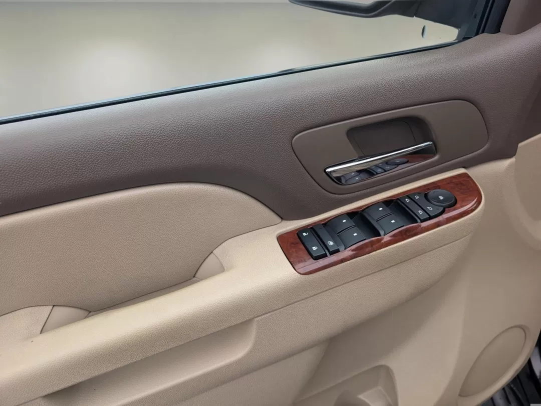 2011 /Light Cashmere/Dark Cashmere Chevrolet Suburban LT (1GNSCJE06BR) with an Other engine, located at 804 22nd Ave, Phenix City, AL, 36870, (334) 297-1860, 32.484749, -85.024475 - **Discover Adventure with the 2011 Chevrolet Suburban LT at Gils Auto Perfect for Growing Families in Phenix City!**<br /> <br /> Are you ready to elevate your family adventures while ensuring a comfortable ride for everyone? The 2011 Chevrolet Suburban LT is your ideal companion for weekend getawa - Photo#8