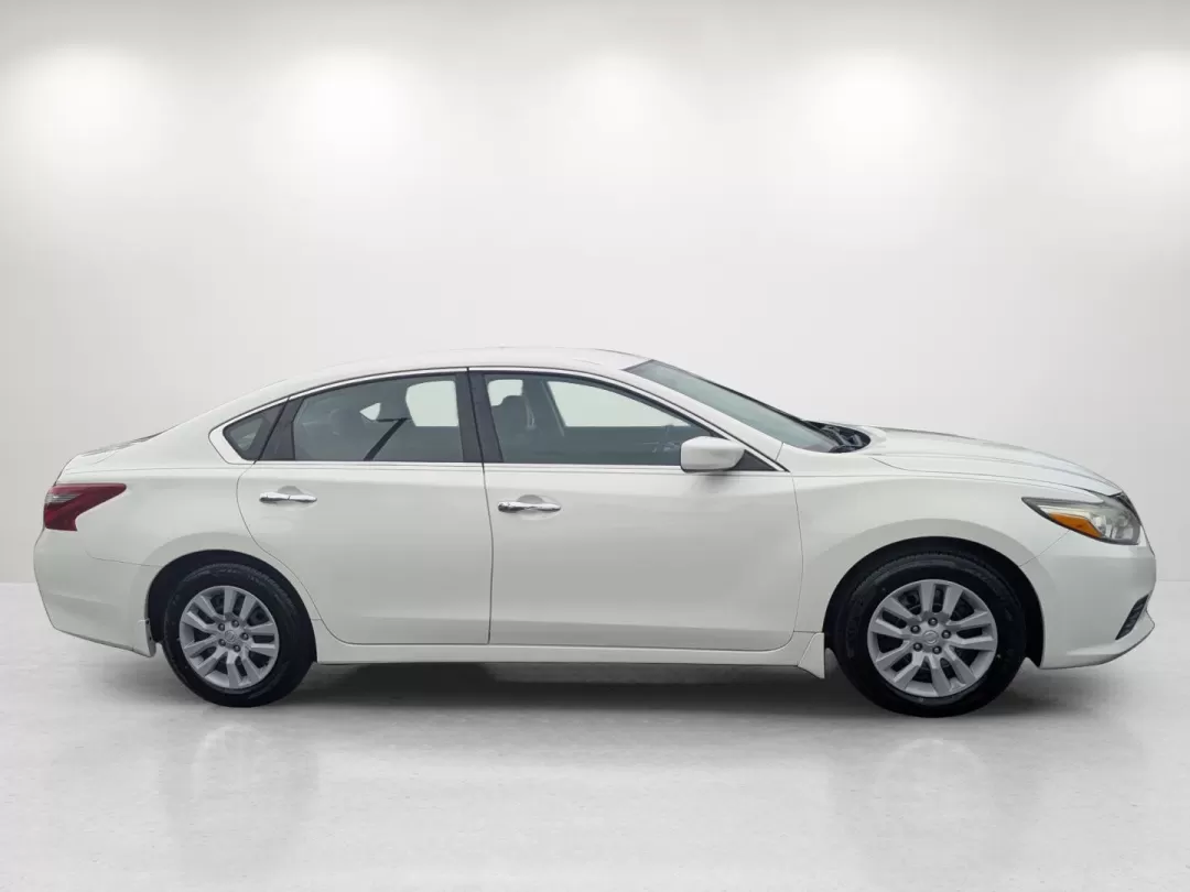 2018 /Charcoal Nissan Altima 2.5 S (1N4AL3AP8JC) with an Other engine, located at 804 22nd Ave, Phenix City, AL, 36870, (334) 297-1860, 32.484749, -85.024475 - **Drive Your Life Forward with the 2018 Nissan Altima: Perfect for Commuters and Families Alike!**<br /> <br /> If you're seeking a reliable vehicle that complements your busy lifestyle, look no further than this stunning 2018 Nissan Altima 2.5 S, now available at Gils Auto in Phenix City, AL. This - Photo#3